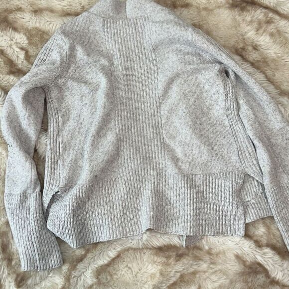 Design 365 gray cropped knit cardigan | Sz S - Picture 7 of 7